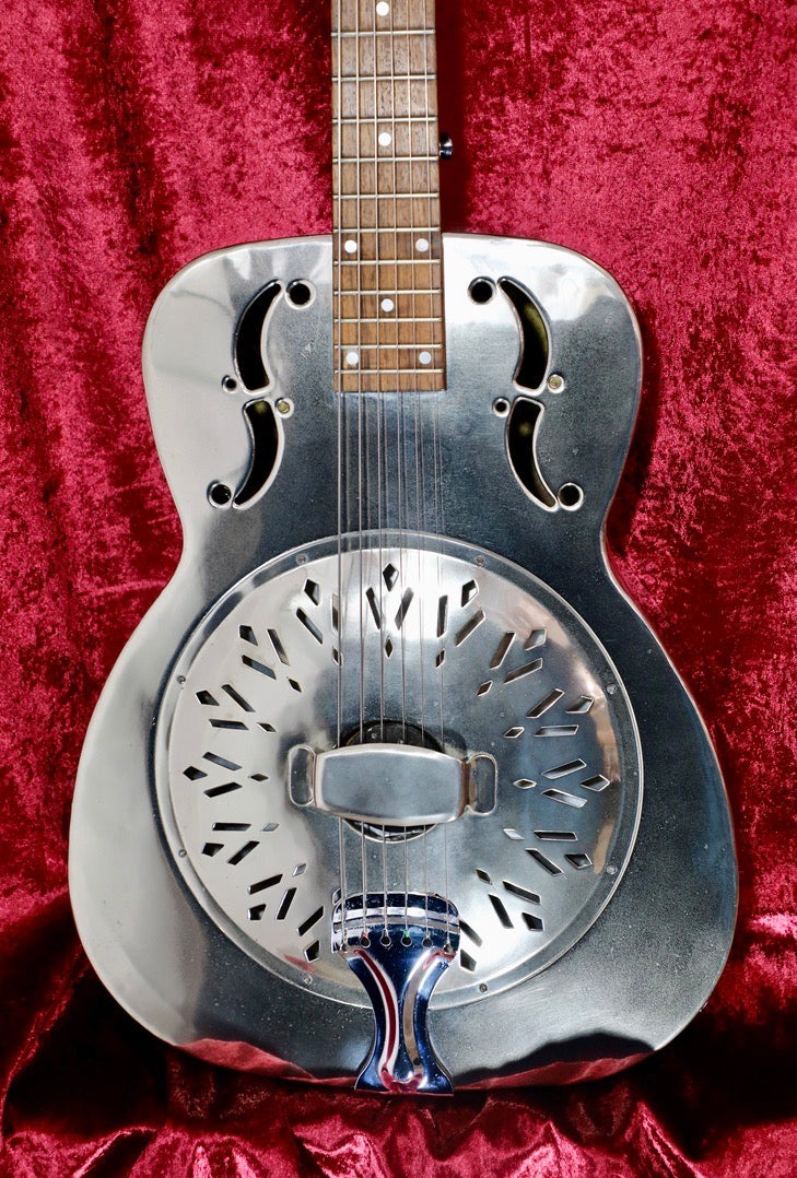 Johnson JM-998 Metal Body Resonator Guitar (Excellent Condition)