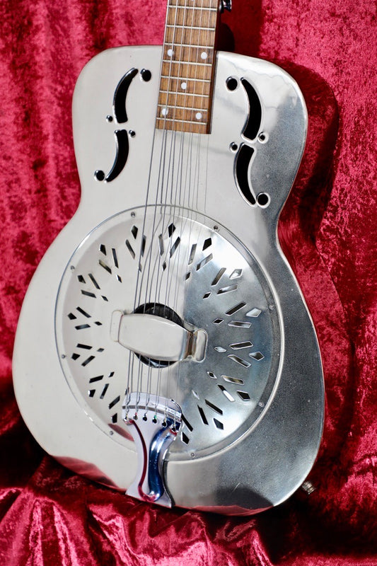 Johnson JM-998 Metal Body Resonator Guitar (Excellent Condition)