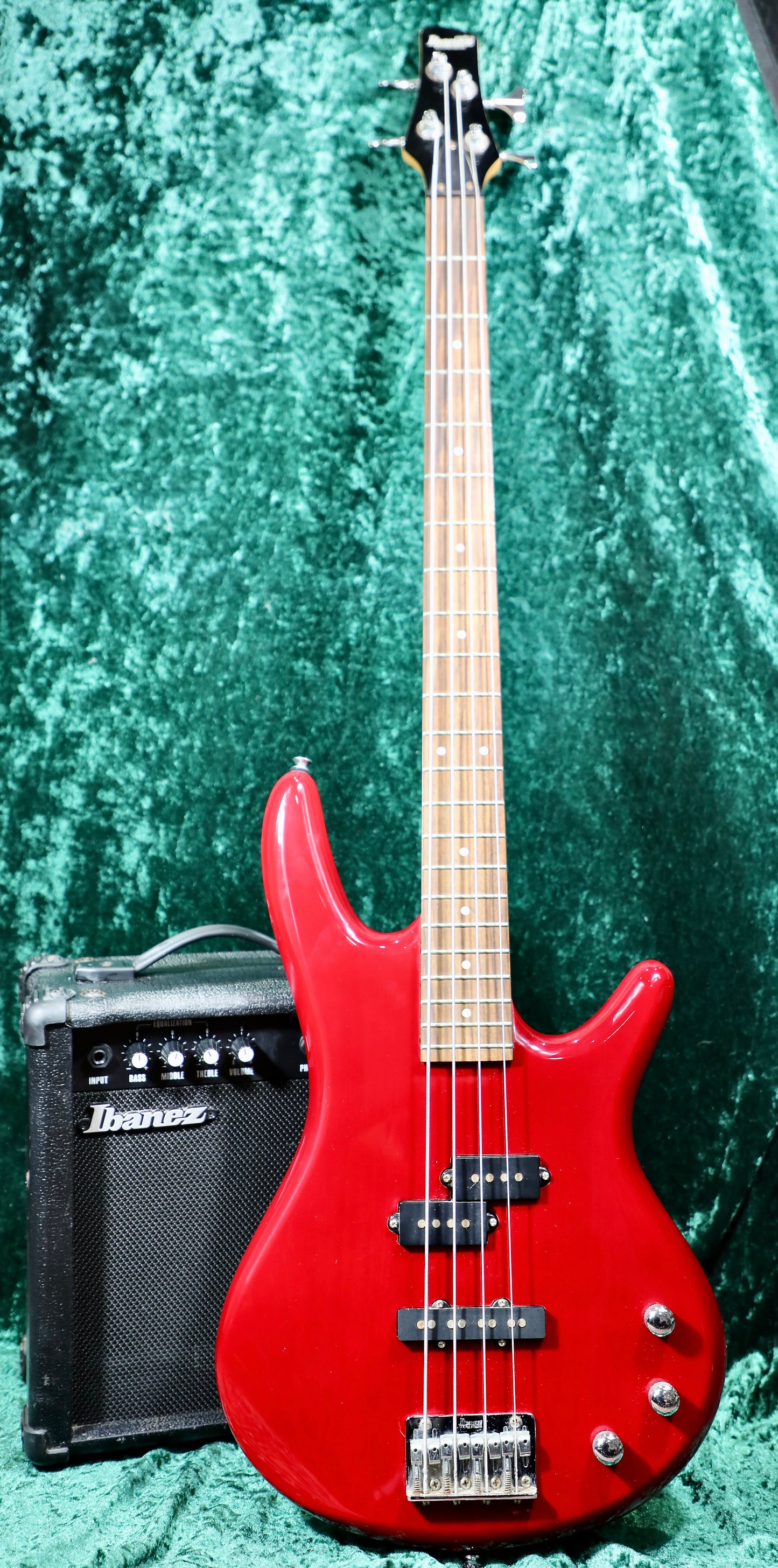 Ibanez GIO Bass Guitar with Ibanez BSA 10 Amp Package Deal